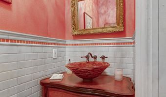 1007 N CALVERT St, Baltimore, MD 21202