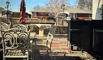 80 Phenix Ave, Cranston, RI 02920