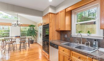 25 Brookcliff Dr, Asheville, NC 28804