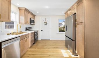 122 Elder St, Lincoln, RI 02865