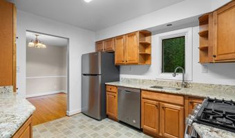 7100 OLD CHAPEL Dr, Bowie, MD 20715