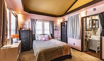 914 S A St, Arkansas City, KS 67005