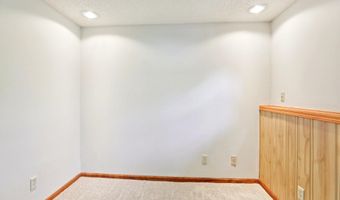 750 Engelhart Dr, Madison, WI 53713