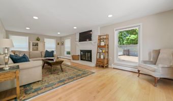 78 Hitching Post Ln, Bedford, NH 03110