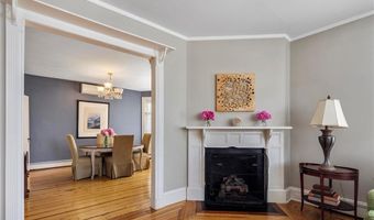 60 Division St, Newport, RI 02840