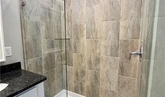 822 NE Heights Ln, Bentonville, AR 72712