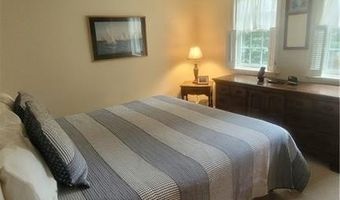 318 Corey Ln 318, Middletown, RI 02842