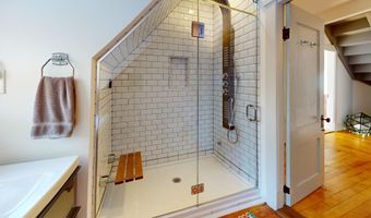 26 Old Searsport Ave, Belfast, ME 04915