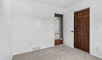 19 Midway Dr, Albany, NY 12205
