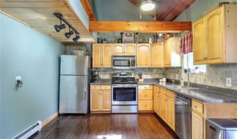 10 Narrow Ln, Charlestown, RI 02813