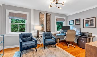 6 Trimbleford Ln, Middletown, NJ 07748