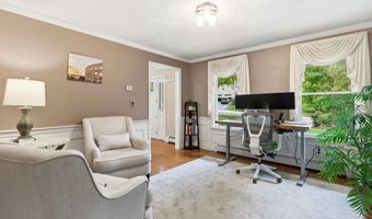 4 Hunters Rd, Bedford, NH 03110