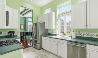 10 Deer Lake Ct, Barnegat, NJ 08005
