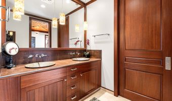 81-555 KAIUE St, Kealakekua, HI 96750