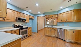 4 Almenara Ln, Hot Springs Village, AR 71909