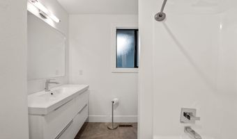 2204 NW Marken St, Bend, OR 97703
