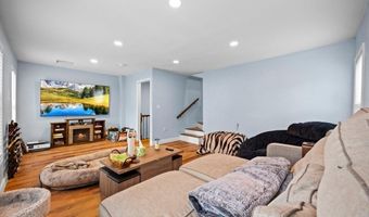 102 Mount Pleasant Ave, Boston, MA 02119