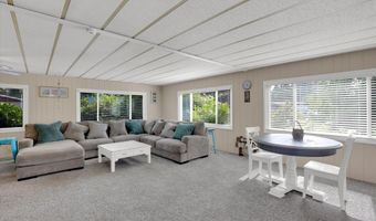 21986 LAUREL Ave, Aurora, OR 97002