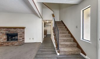 1233 Almondwood Dr, Antioch, CA 94509