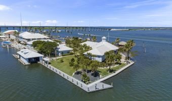 140 BAY HARBOR Dr, Aransas Pass, TX 78336