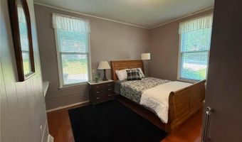 1027 N 4th St, Atchison, KS 66002