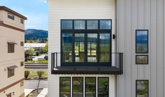 138 Clear Creek Dr, Ashland, OR 97520