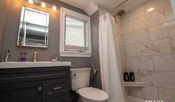 21 Groveway 21, Clinton, CT 06413