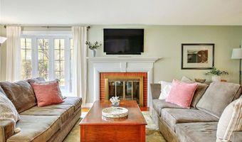 25 Belton Dr, Barrington, RI 02806