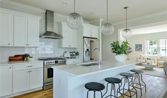 20 Kettle Point Ave, East Providence, RI 02914