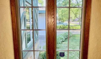 810 3rd St NW, Austin, MN 55912
