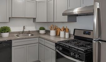 5200 QUINCY St 304, Bladensburg, MD 20710