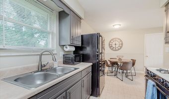 5 Whitewood Ct, Beech Grove, IN 46107