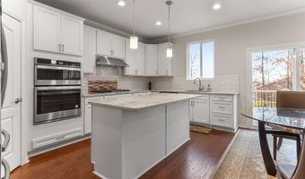 2825 Dillon Dr, Ann Arbor, MI 48105