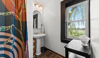 1215 NAVARINO St, Algoma, WI 54201
