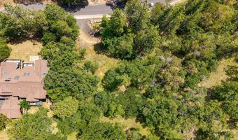 390 Strawberry Ln, Ashland, OR 97520