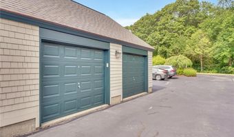 19 Vanderbilt Dr, Narragansett, RI 02882