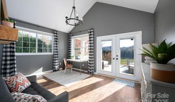 207 Farm Creek Dr E, Asheville, NC 28806