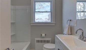 429 Forest Ave, Middletown, RI 02842