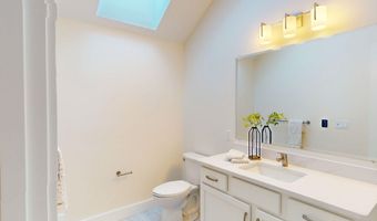 4 Longview Dr 404, Atkinson, NH 03811