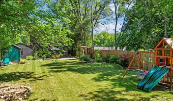 820 Barton Dr, Ann Arbor, MI 48105