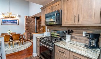 9 Top Notch Rd, Bartlett, NH 03812