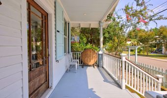 241 Washington St, Bay St. Louis, MS 39520