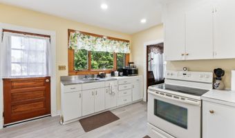 49 Western Ave, Bath, ME 04530