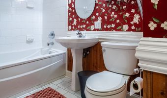 45 Pocono Ln 4, Danbury, CT 06810