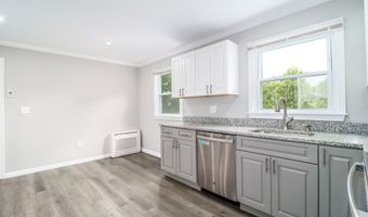 17 Alan Ave, Danbury, CT 06811