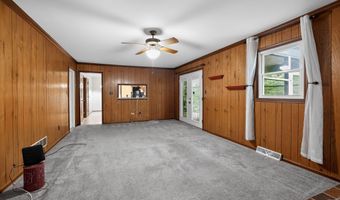 6 DONNA Dr, Bear, DE 19701