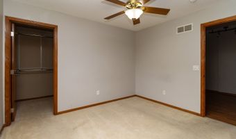 1017 10th Ave NW, Altoona, IA 50009