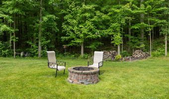 9231 Trafalgar Dr SE, Alto, MI 49302