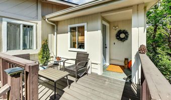 723 Reiten Dr, Ashland, OR 97520