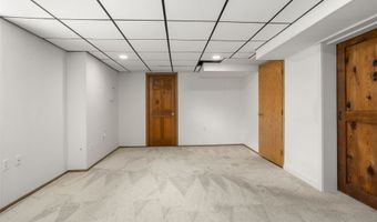 827 E WINDFIELD Pl, Appleton, WI 54911